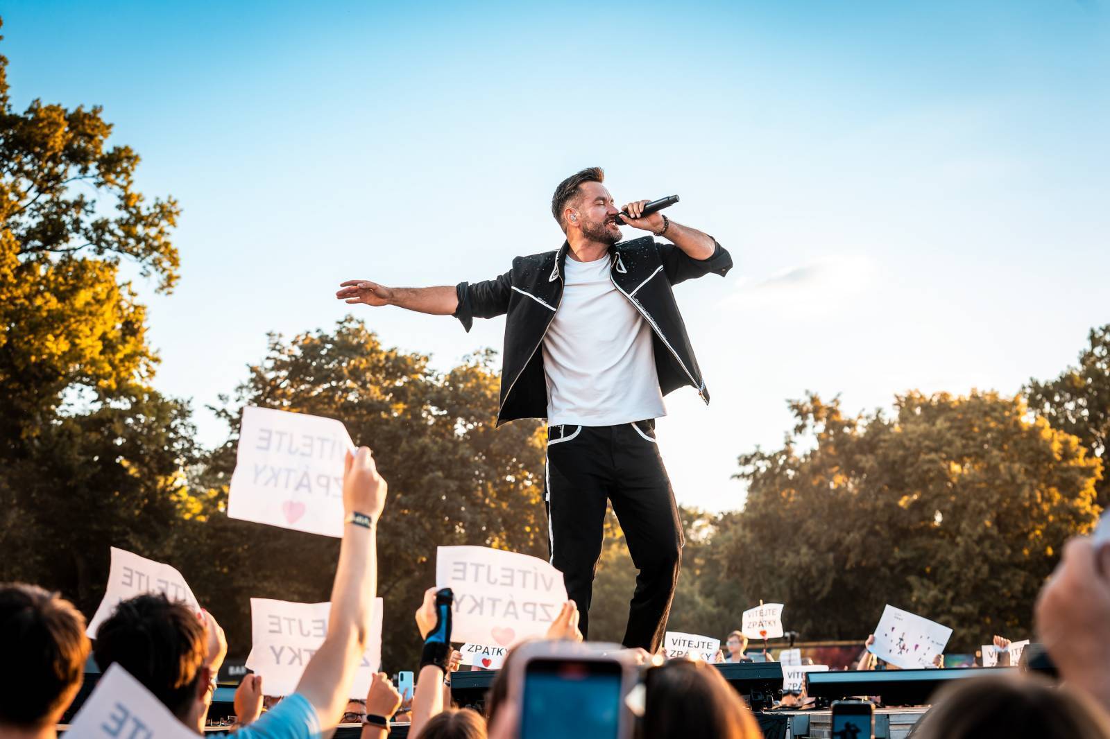 VIDEOROZHOVOR | Marek Ztracený: Na Letné nechci překonávat návštěvnické rekordy. Z mého syna se stal metalový kytarista