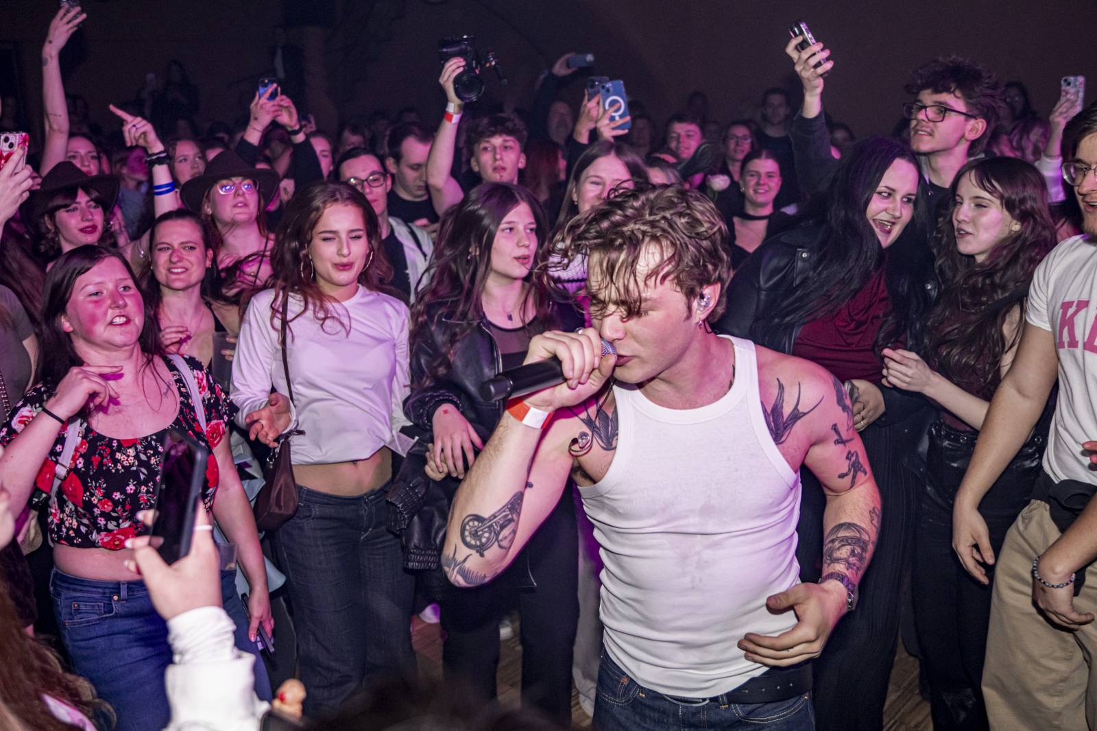 ROZHOVOR | Šimon Opp: Chci tady být pro mladé rockové fanoušky, kteří jsou odkázaní na zahraniční muziku. Zpívání v češtině jsem se dlouho vyhýbal