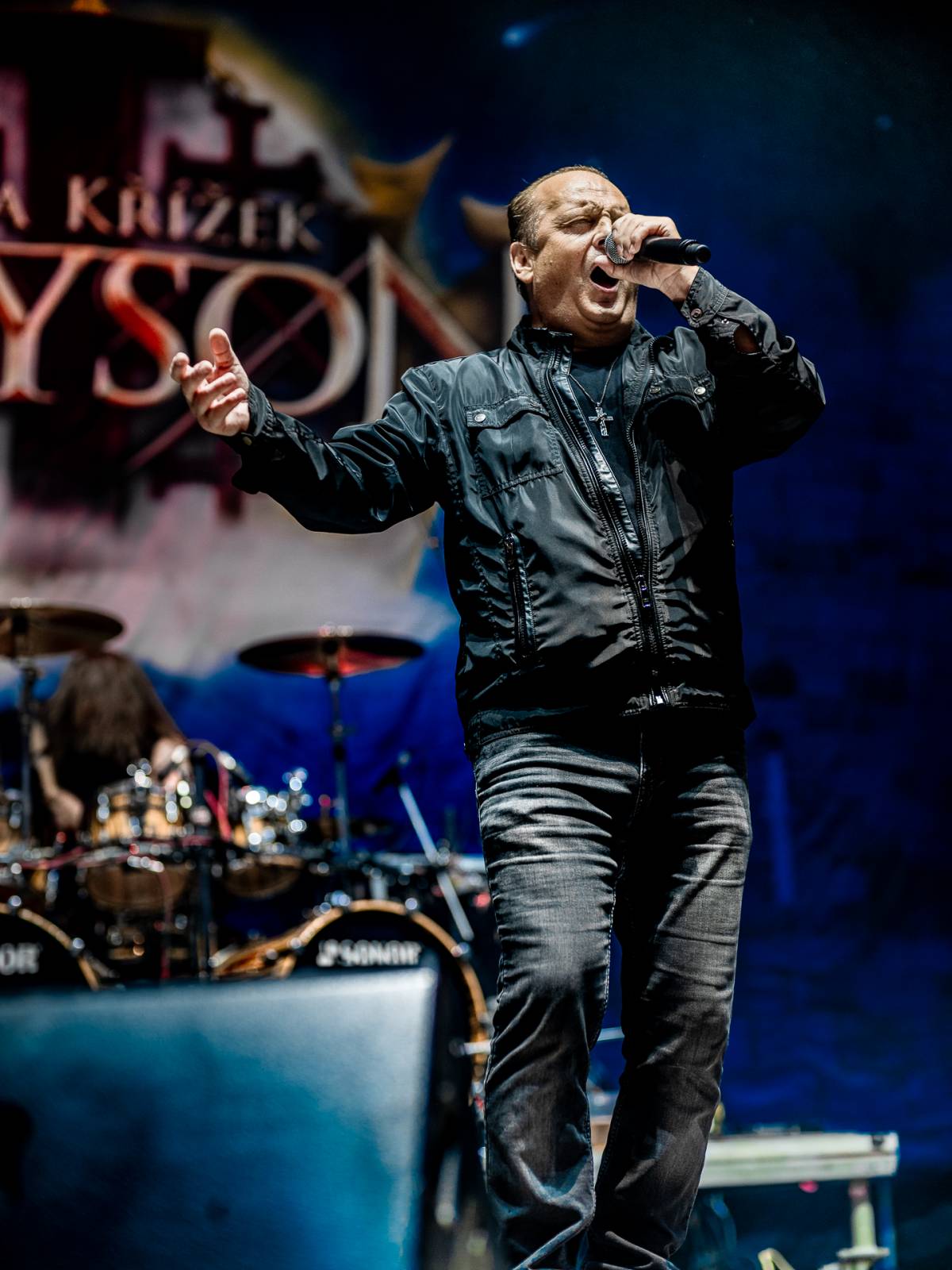 ROZHOVOR | Láďa Křížek: Vlasy šly samy dolů, ale hlas zůstává. Kreyson nahrával s kytaristou Kinga Diamonda