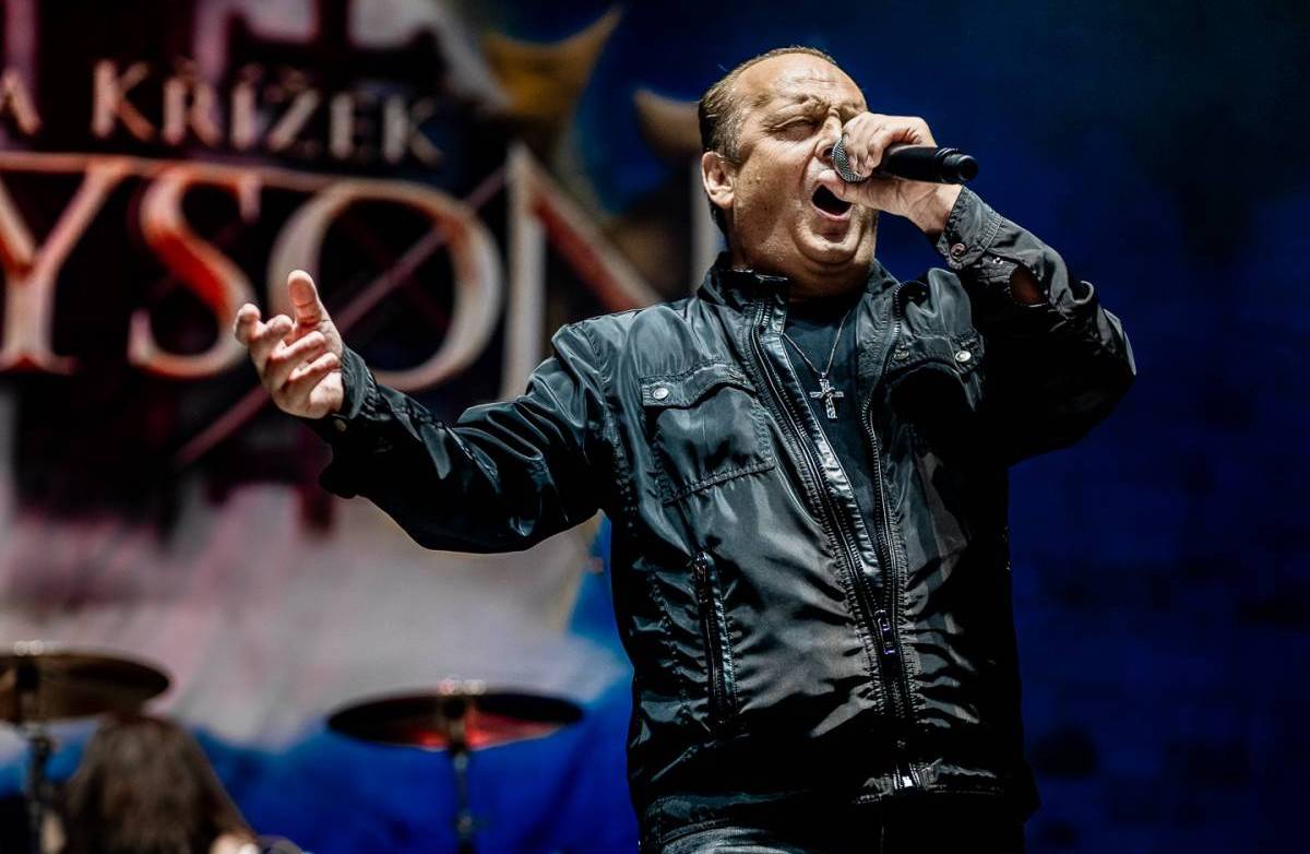 ROZHOVOR | Láďa Křížek: Vlasy šly samy dolů, ale hlas zůstává. Kreyson nahrával s kytaristou Kinga Diamonda