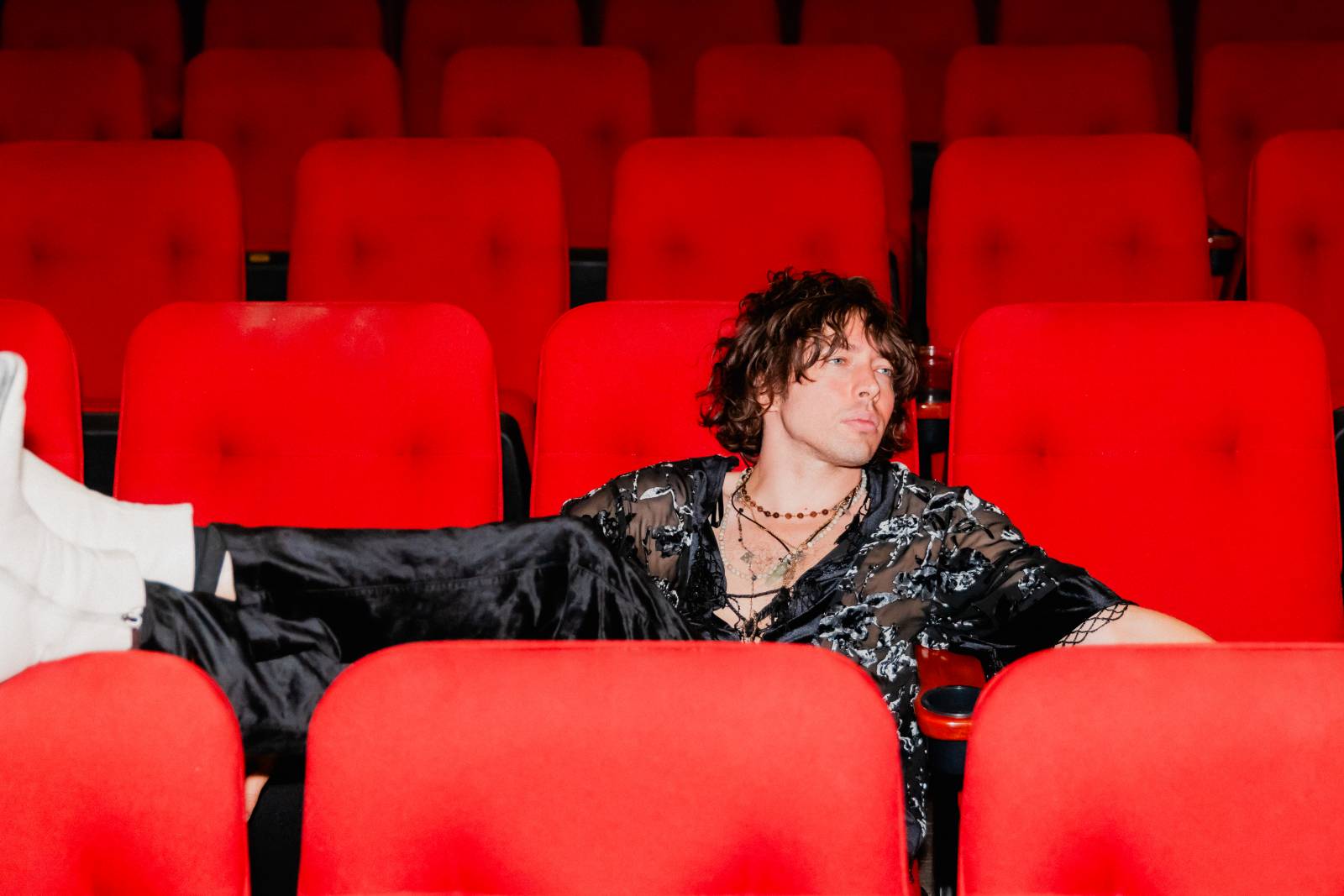 ROZHOVOR | Barns Courtney: Všechno se kolem mě zhroutilo. Jsem vděčný, že tu pořád jsem