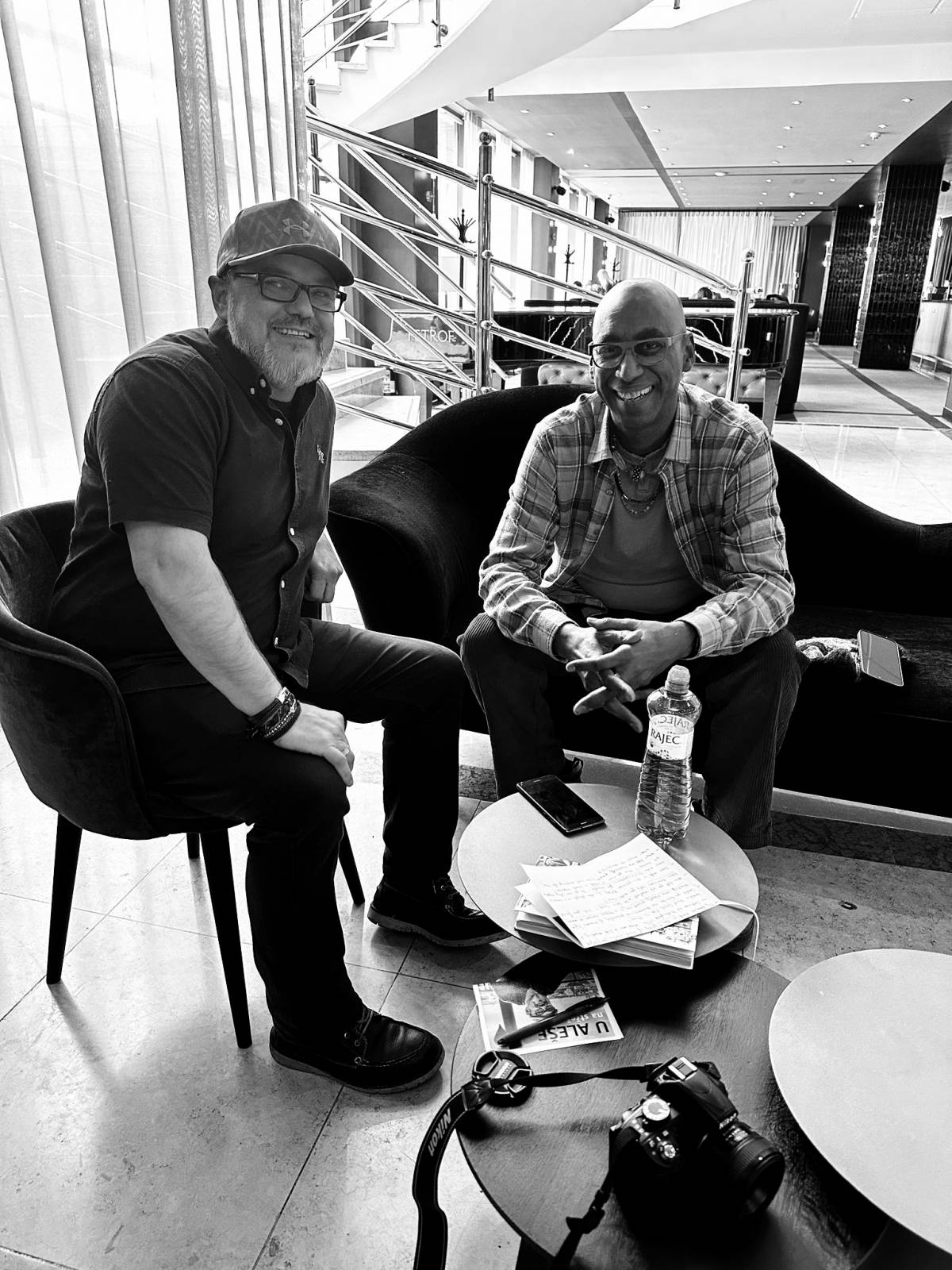 ROZHOVOR | Omar Hakim: Nahrávat s Bowiem, Stingem či Foo Fighters byl splněný sen. Spolupráce s Rišo Müllerem byla nezapomenutelná