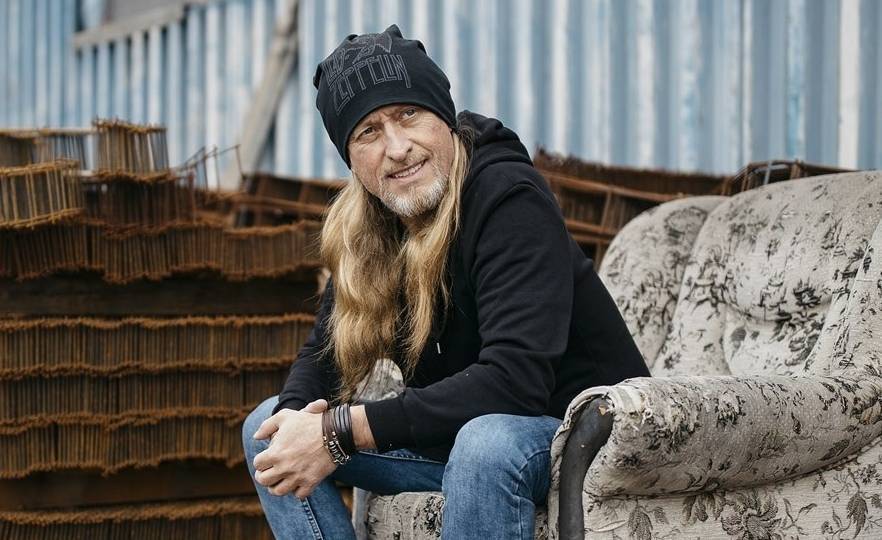 ROZHOVOR | Kamil Střihavka: Zažil jsem spoustu těžkých situací. Dvě hodiny před vystoupením na Žebříku jsem se dozvěděl, že mi umřela maminka