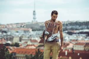 Na veletrhu sneakers kultury Teniskology vystoupí Dan Bárta, e.ndru i Vladimir 518