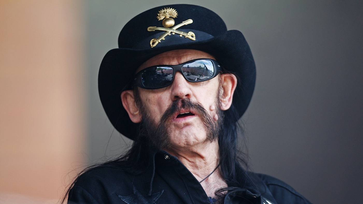 Lemmy byl Motörhead, kapela oficiálně končí. Jak vzpomínají Ozzy Osbourne, Slash, Alice Cooper a další?