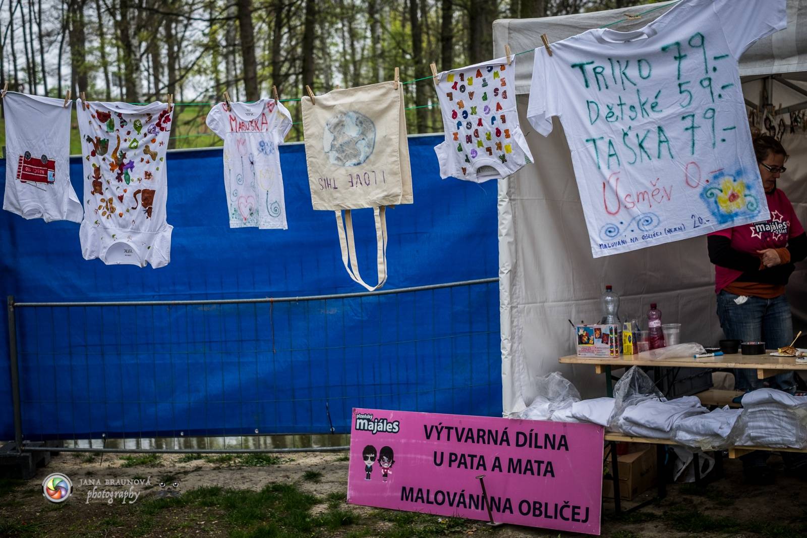 Plzeňský Majáles: TOP 6 momentů - Jiří Macháček tančil v dešti, Petr Lexa ze Slzy poslal mobil do publika