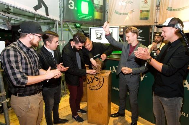 Největší festivalový sud v Evropě má premiéru za sebou: Snap Call si v něm připili, Everlast ho ocenil 