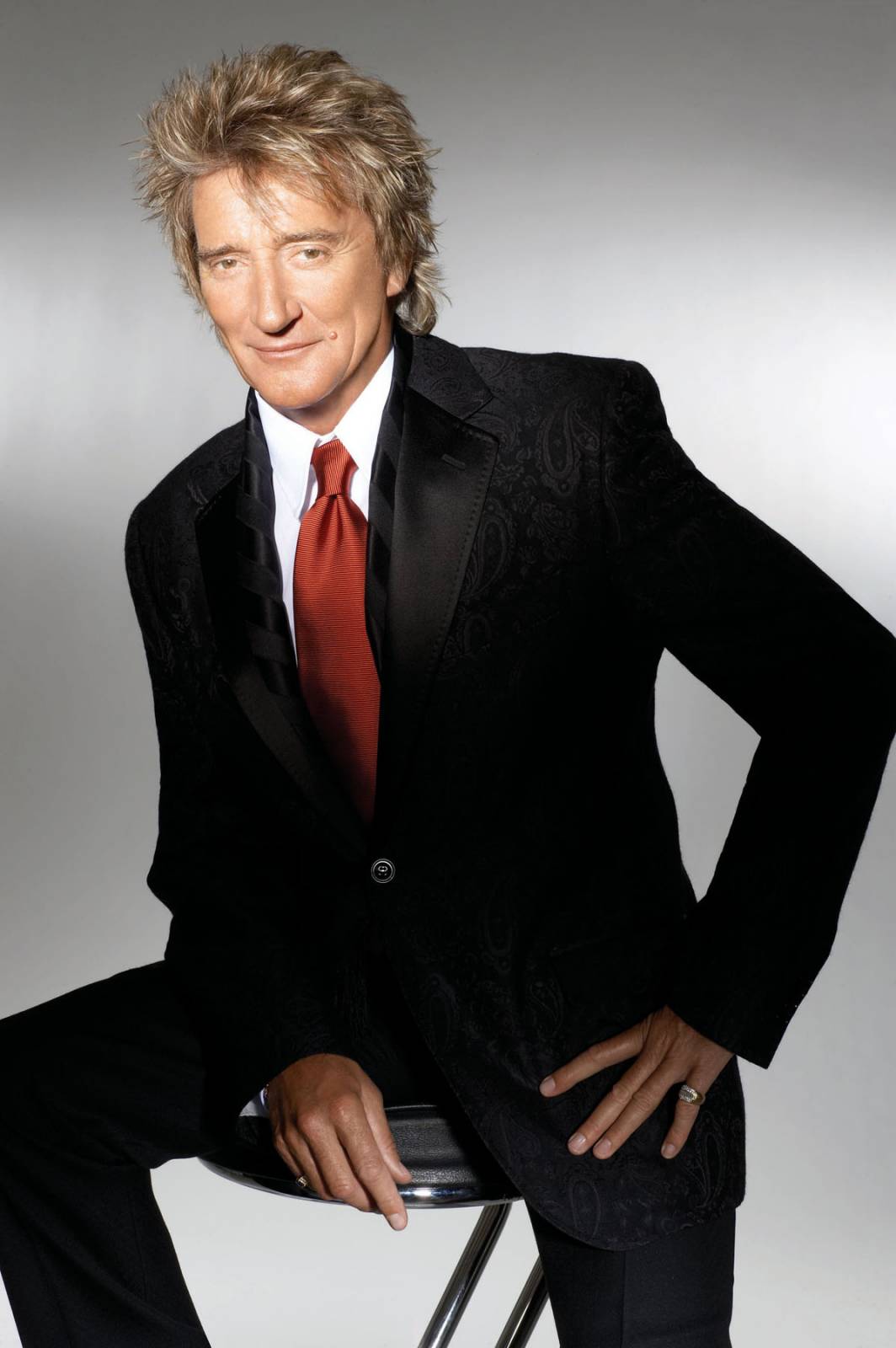 Rod Stewart se chystá na Prahu: charakteristický chraplák v pěti hitech