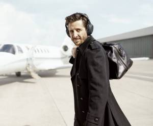 Jak si nejlépe zpříjemnit cestování? S high-end sluchátky Sennheiser PXC 550