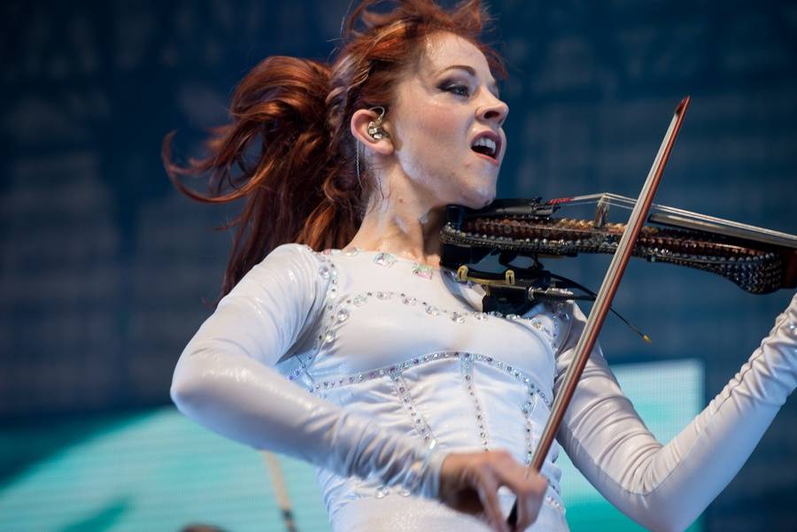 Hudební únor: Koncerty u nás odehrají Lindsey Stirling, HammerFall i Apocalyptica, Grammy poznají vítěze
