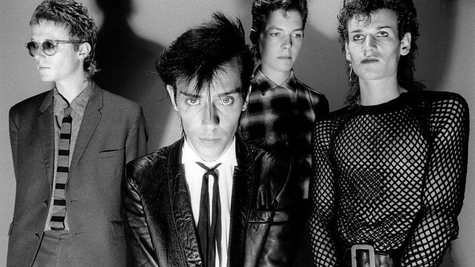 Temní jezdci post-punku: TOP 10 kapel od Joy Division po The Horrors