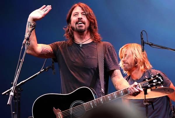 TOP 5 klipů Foo Fighters: Dave Grohl s copánky i parodie hollywoodských filmů