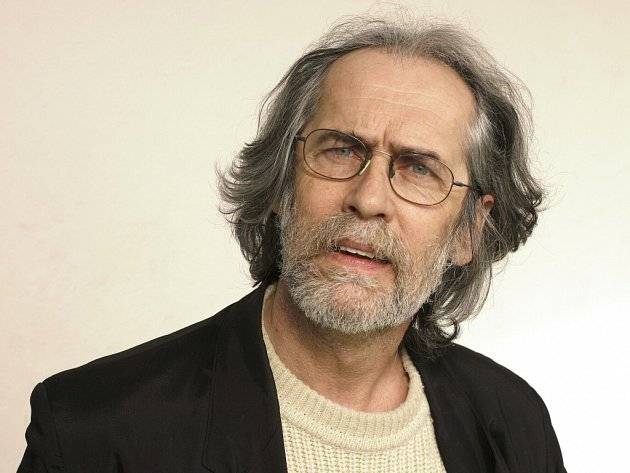 TOP 7 písní, které doprovázely sametovou revoluci: Zpívali je Marta Kubišová, Karel Kryl, Jaroslav Hutka a další