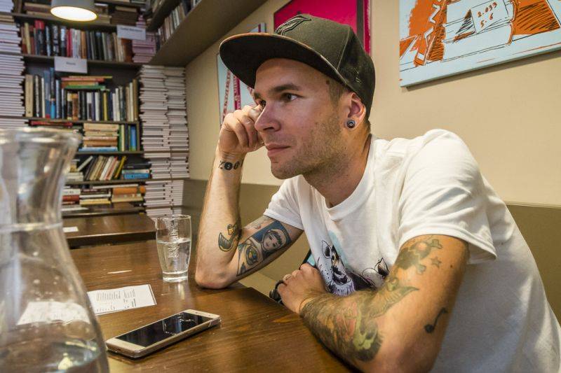 ANKETA (I.): Jak tráví léto muzikanti? Kuba Ryba si napouští vanu na zahradě, Petr Fiala nesnáší klimatizaci