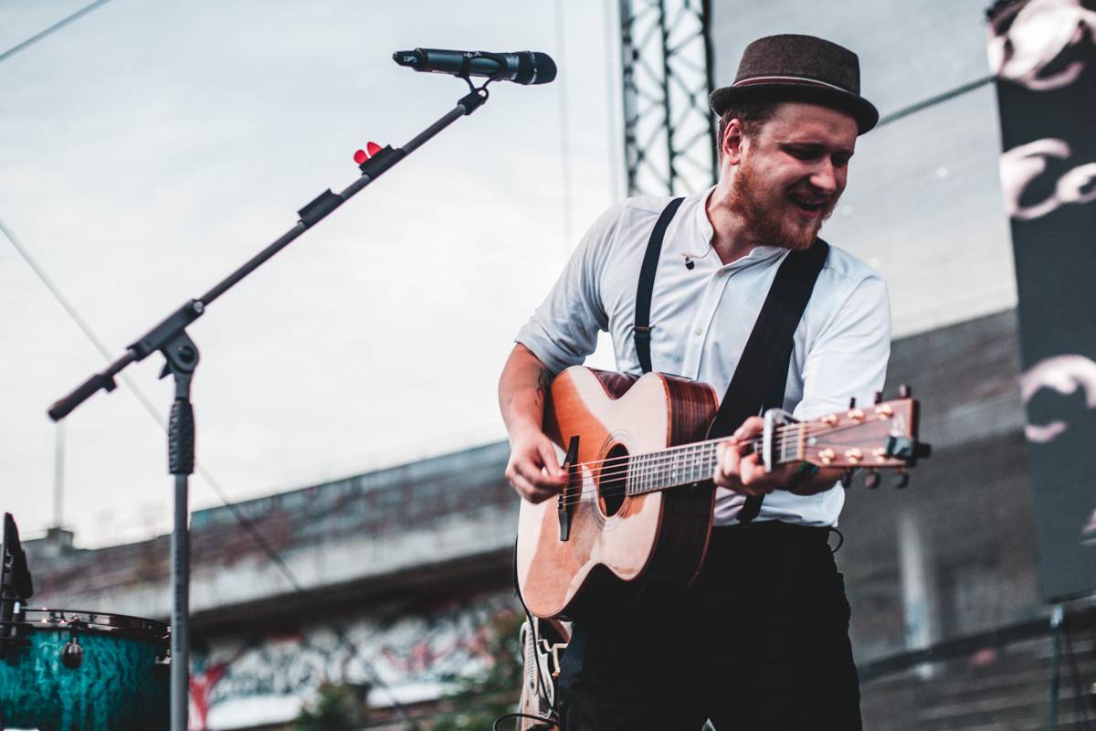 ANKETA (I.): Jak hodnotí uplynulý rok a co letos chystají Mňága a Žďorp, Vypsaná Fixa, Jelen, Pokáč a další?