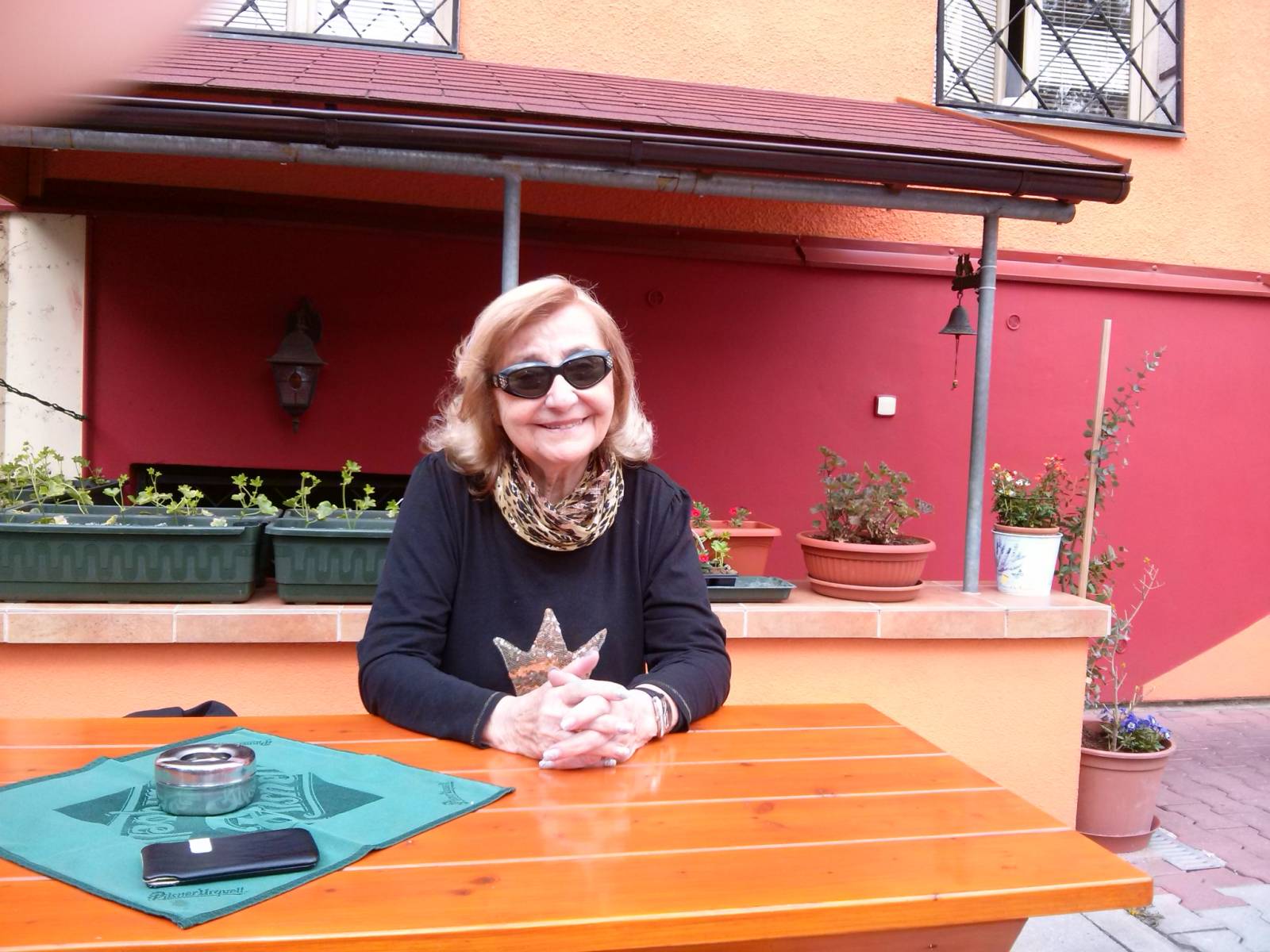 TOP 10 hudebních osobností, které zemřely v roce 2019: Karel Gott, Marie Fredriksson nebo Věra Bílá