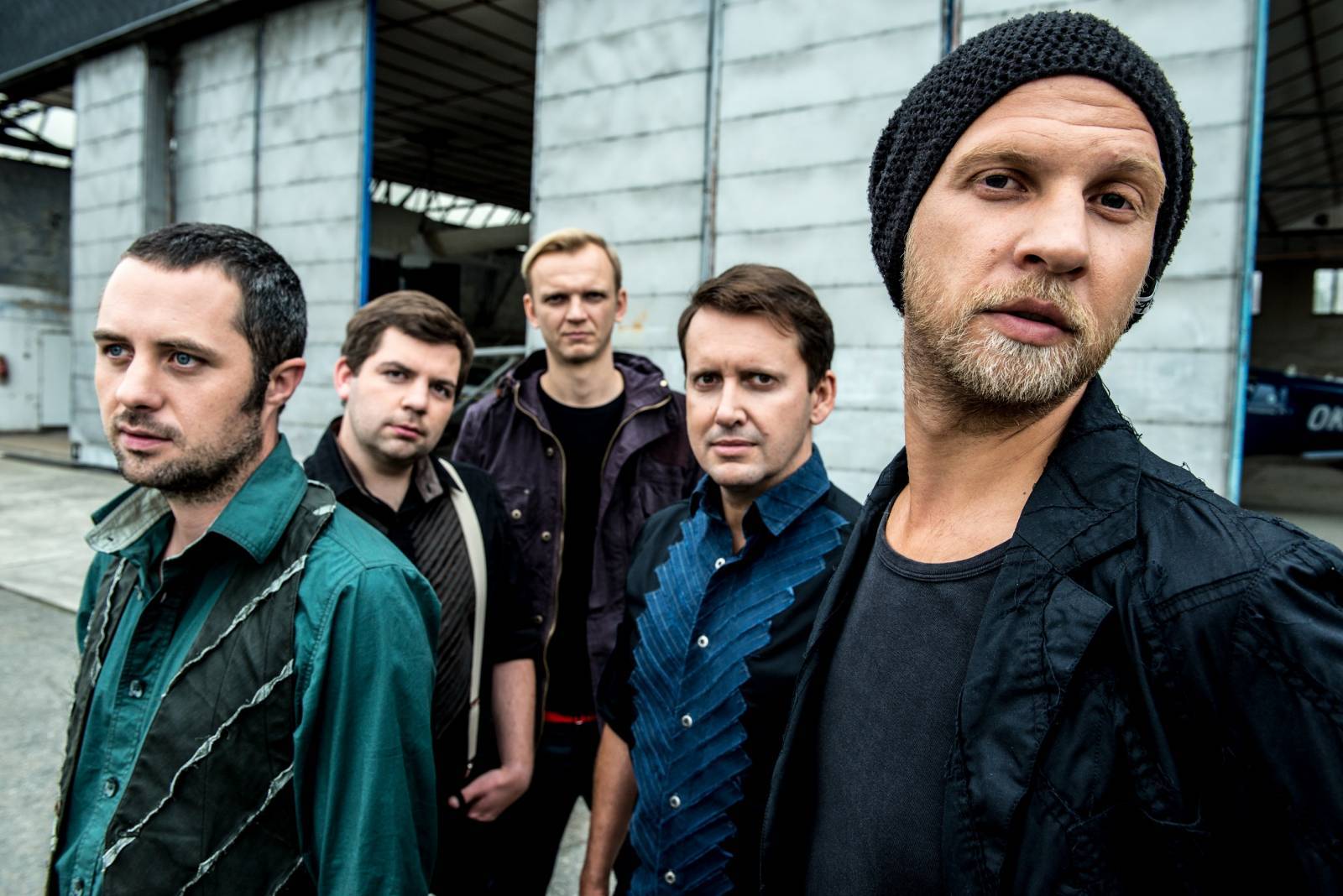 ANKETA (IV.): Co dělají muzikanti, když nehrají? Tonda Rauer z Harleje čte, Volt z UDG cestuje