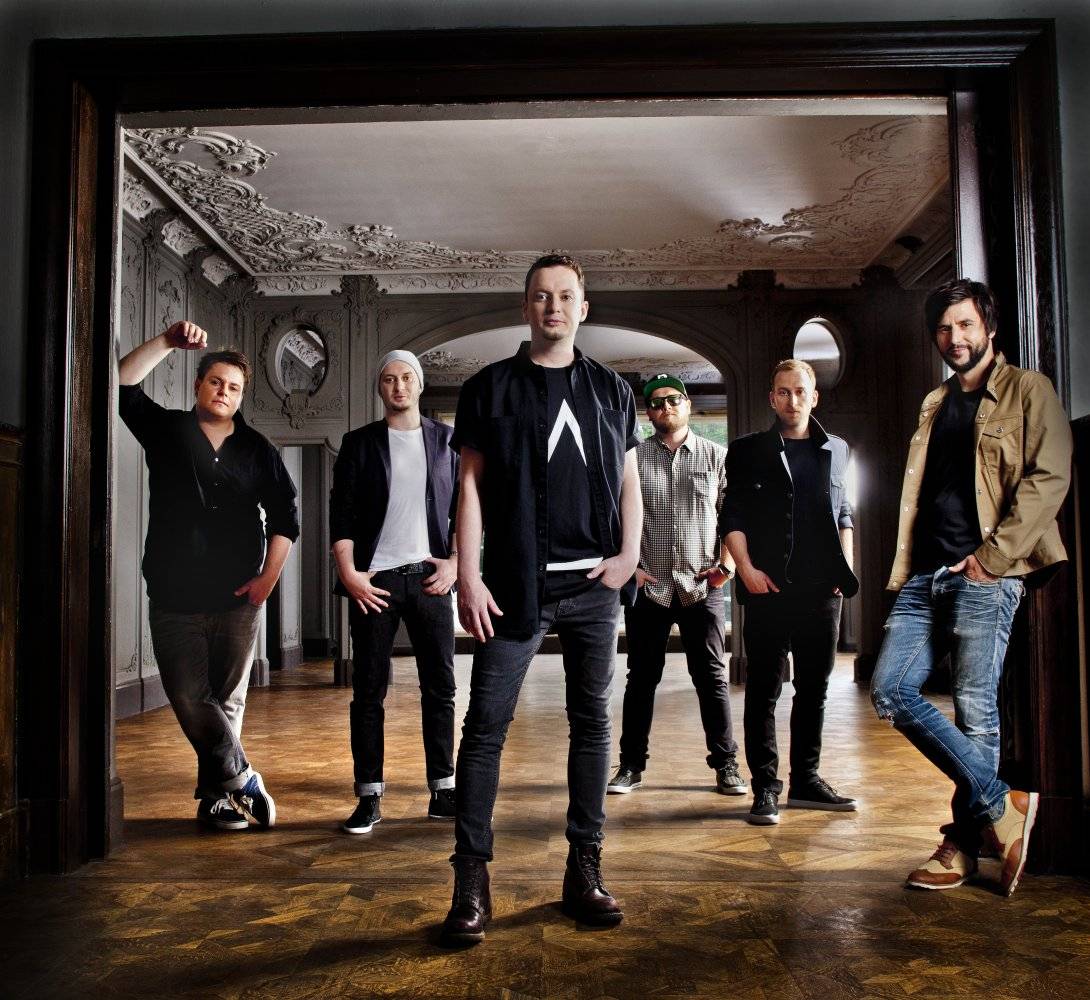 ANKETA (IV.): Co dělají muzikanti, když nehrají? Tonda Rauer z Harleje čte, Volt z UDG cestuje