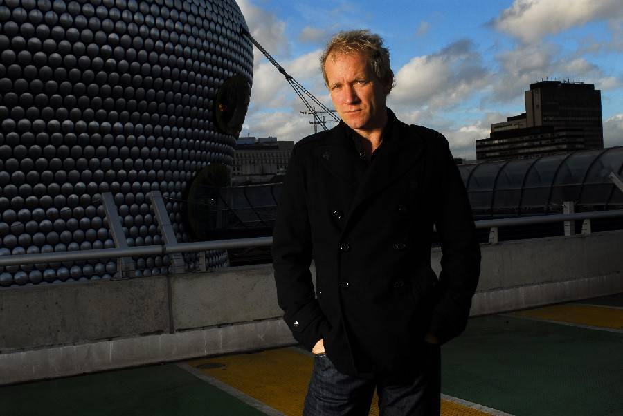 Víkend se živou hudbou: Kluby ožijí s Muchou nebo Cocotte Minute, David Koller podpoří nemocnici