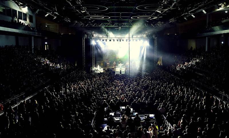 Víkend se živou hudbou: Festival Spolu jedním hlasem s Tomášem Klusem či Sebastianem, streamy chystají i Dymytry a Tři sestry