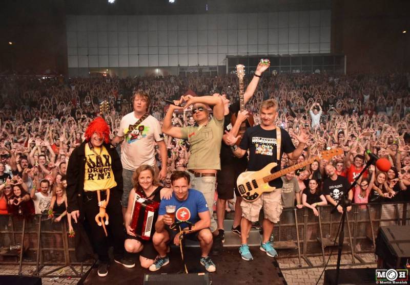 Víkend se živou hudbou: Festival Spolu jedním hlasem s Tomášem Klusem či Sebastianem, streamy chystají i Dymytry a Tři sestry