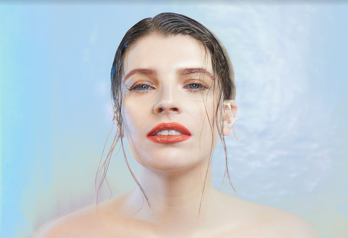 Hudba 17. listopadu: Virtuální koncerty odehrají Ewa Farna, Tomáš Klus nebo Katarzia. Aneta Langerová zazpívá ze střechy Národního divadla