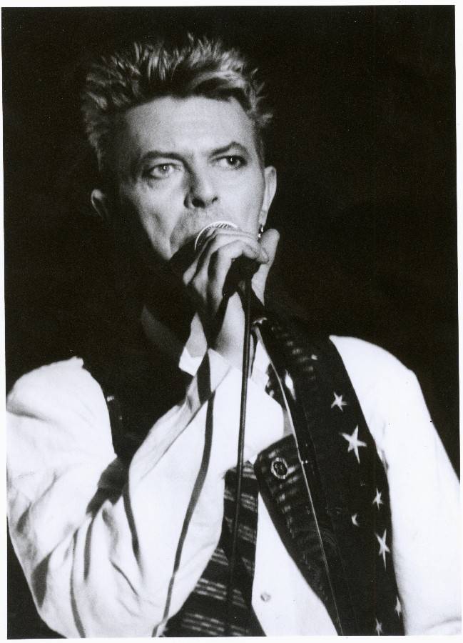 RETRO: David Bowie tisíckrát jinak. Ať už experimentoval s halucinogeny, amfetaminy nebo japonským divadlem, vždy působil, že přesně ví, co dělá