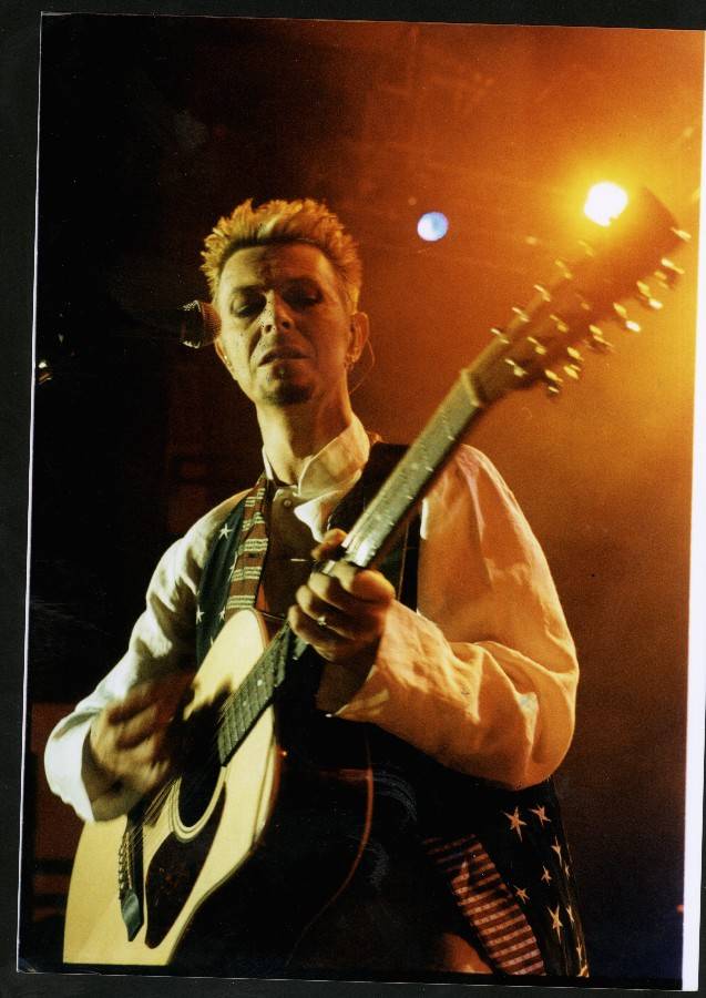 RETRO: David Bowie tisíckrát jinak. Ať už experimentoval s halucinogeny, amfetaminy nebo japonským divadlem, vždy působil, že přesně ví, co dělá