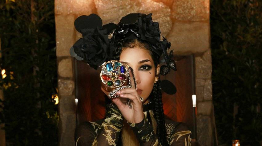 Grammy 2021: Která deska se stane Albem roku? Nominace obdrželi Taylor Swift, Haim i Coldplay