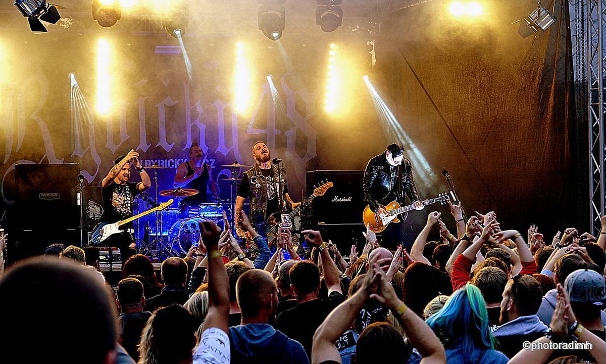 ANKETA | Klub, kde jsem doma: Marek Ztracený pařil v Lucerna Music Baru a Michal Skořepa ve Vagonu trhal železné trubky ze stropu