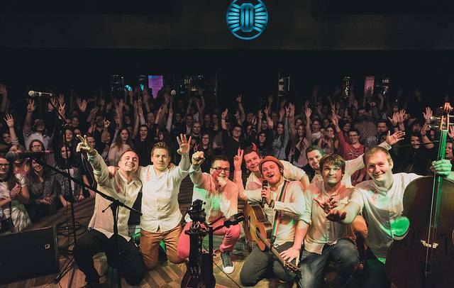 ANKETA | Klub, kde jsem doma: Vašek Bláha z Divokýho Billa chladil v Rock Café basáka v lednici a Voxel zavzpomínal na svá poprvé v Paláci Akropolis