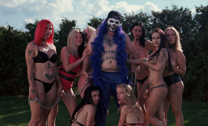 BIZÁR TÝDNE: Řezník spouští traumaplan a dává sbohem současnému světu