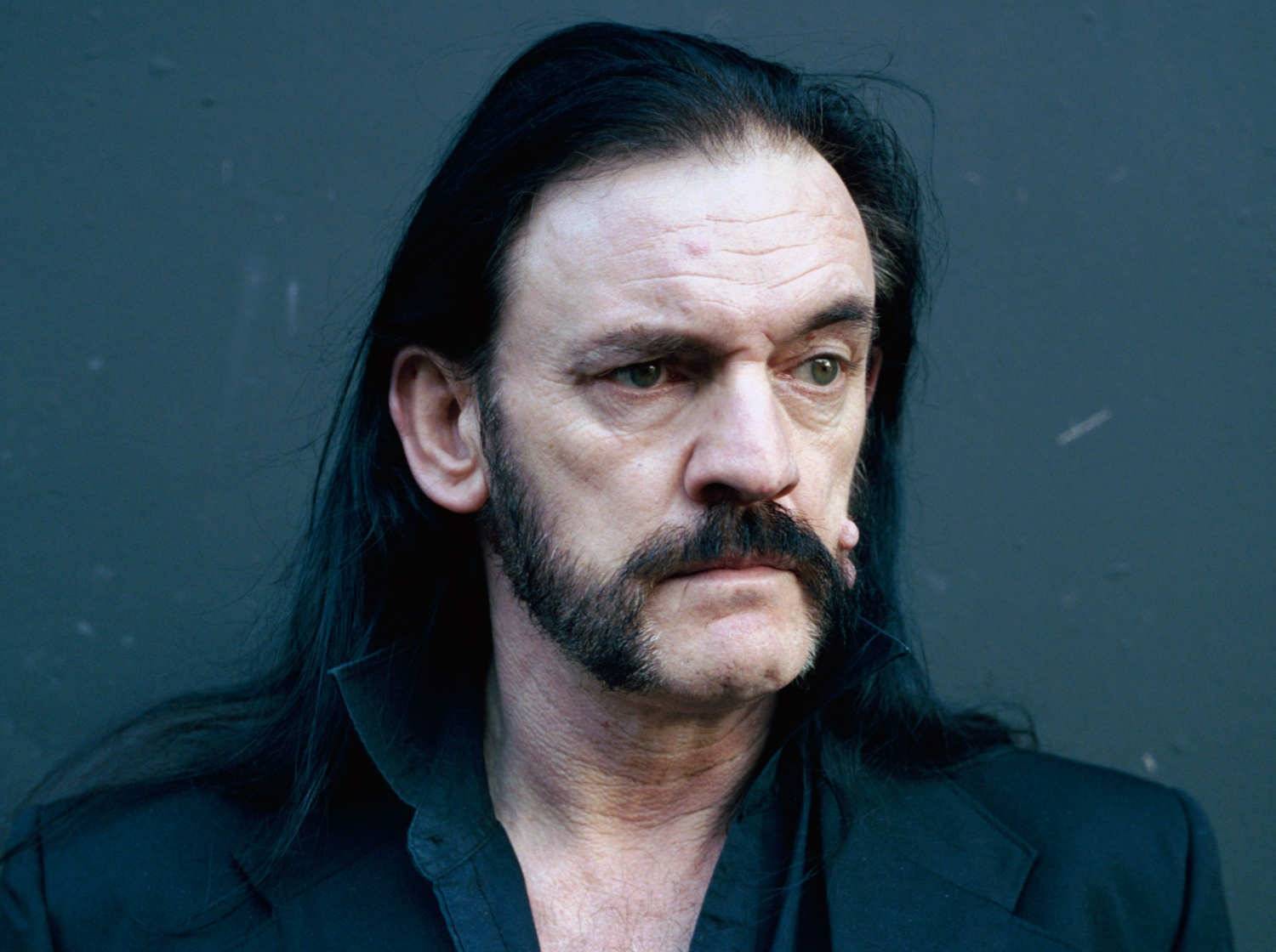 Přání Lemmyho Kilmistera splněno. Jeho popel zatavili do nábojů