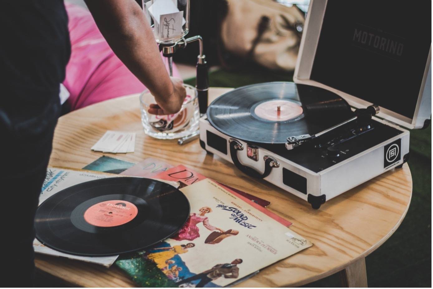 Gramofonový comeback: Proč si koupit gramofon a podle čeho vybírat?