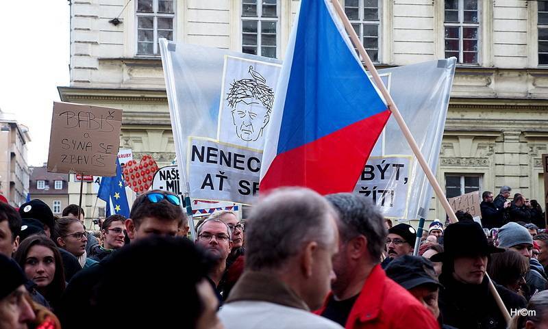 Češi vyjdou opět do ulic. Kam můžete 17. listopadu vyrazit?