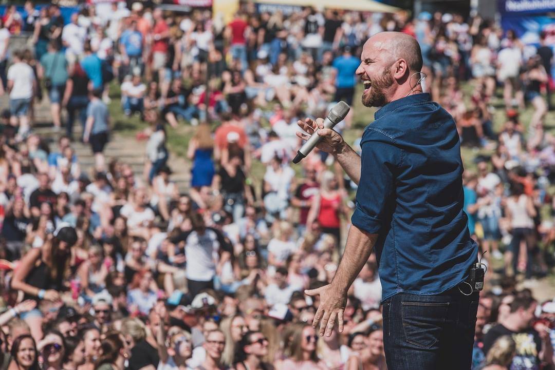 Jak se žije na šňůře | Terčem vtípků v No Name je Zoli. „Jednou jsme ho nechali v Rakousku na pumpě,“ vzpomíná Igor Timko