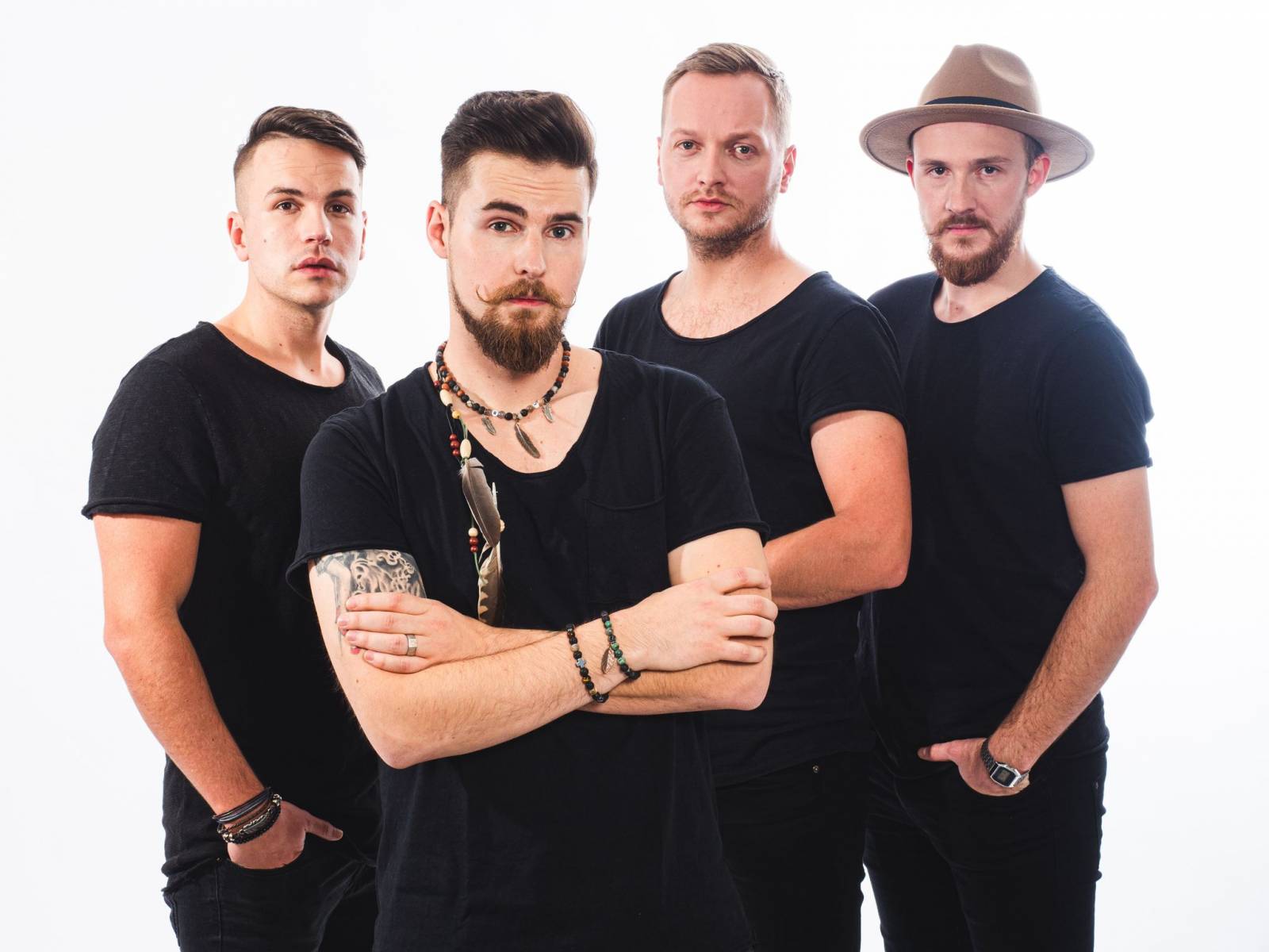 ANKETA | Rok 2021 pohledem Igora Timka, Ondřeje Poláka, Ely Tolstové a dalších. Jak ho hodnotí a co plánují letos?