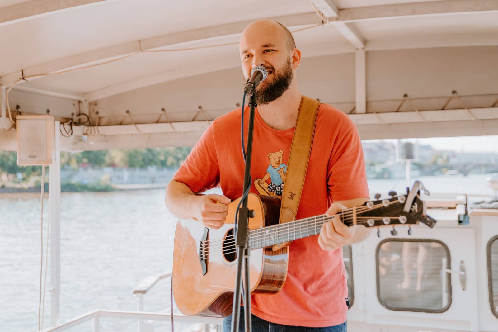 ANKETA | Rok 2021 pohledem hudebníků. Jak ho hodnotí Jindra Polák, Anna Julie Slováčková, Pokáč nebo Michal Horák? A co chystají v tom letošním?