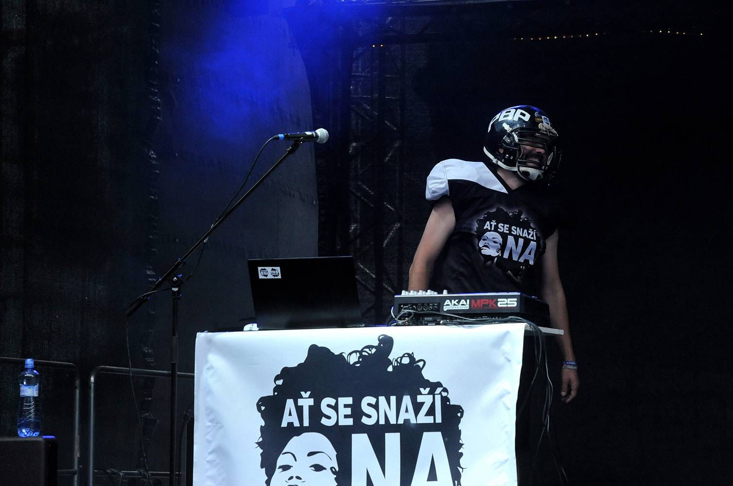 ANKETA | Rok 2021 pohledem hudebníků. Jak ho hodnotí Jindra Polák, Anna Julie Slováčková, Pokáč nebo Michal Horák? A co chystají v tom letošním?