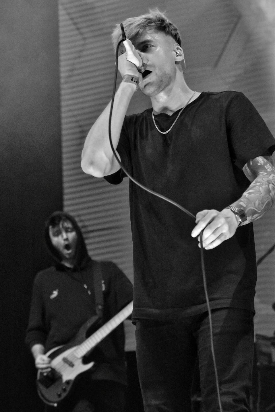 Jak se žije na šňůře | John Wolfhooker: Jednou nás napadlo položit na spícího Filipa noční stolek