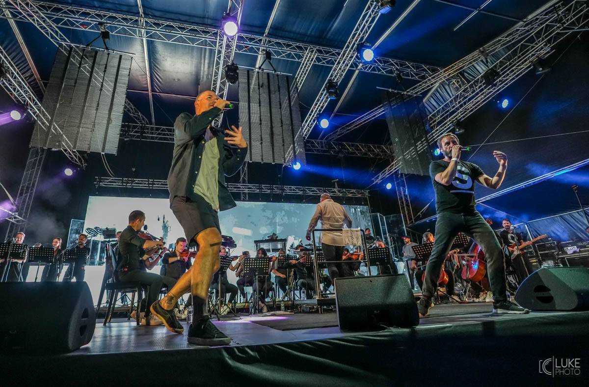 Tam, kde se soudobá hudba snoubí s klasikou. Projekt glorchestra dorazil do Prahy, přivezl Tata Bojs i Katarzii