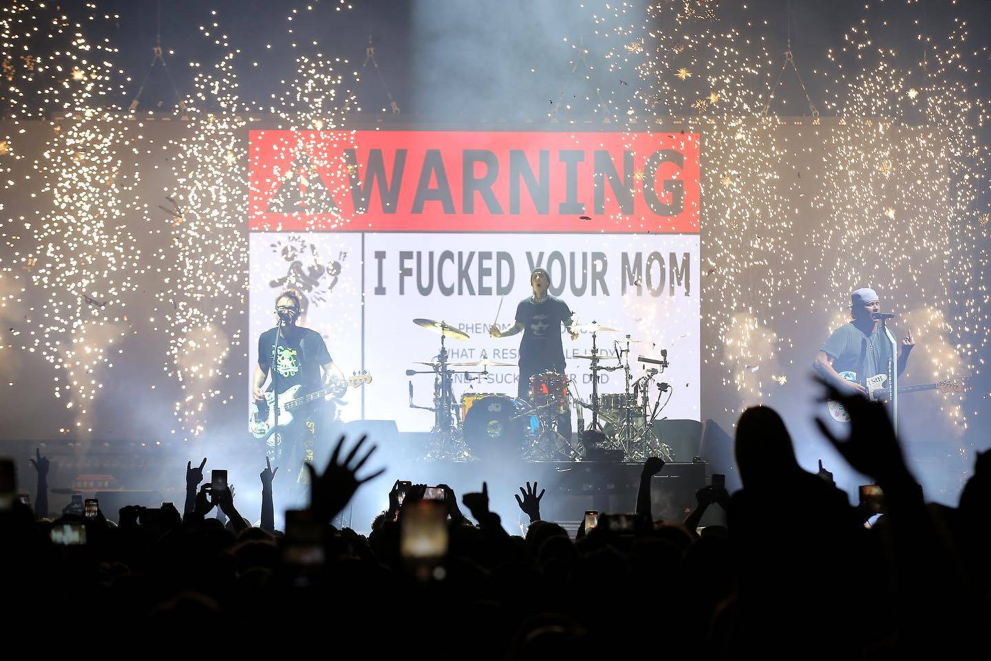 LIVE: Blink-182 v O2 areně plnili naše teenage sny. What's my age again?