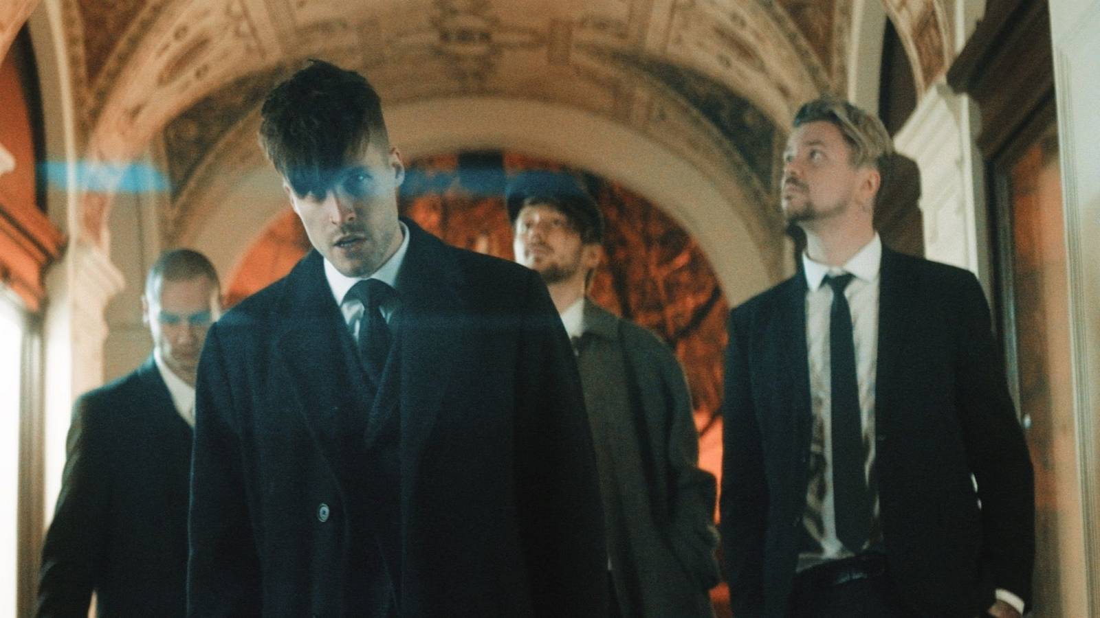 TOP 10 českých alb roku 2023 podle redakce iREPORTu: Vydali je J.A.R., Tři sestry, Zrní či John Wolfhooker