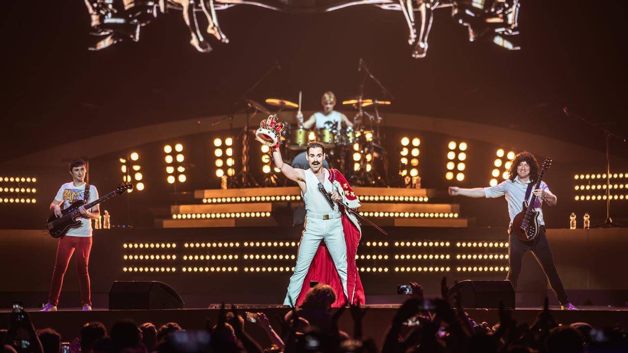 Na co se těšit v červenci: Dvojitá dávka Eda Sheerana, Lenny Kravitz na Colours i Monkey Business v lomu Velká Amerika