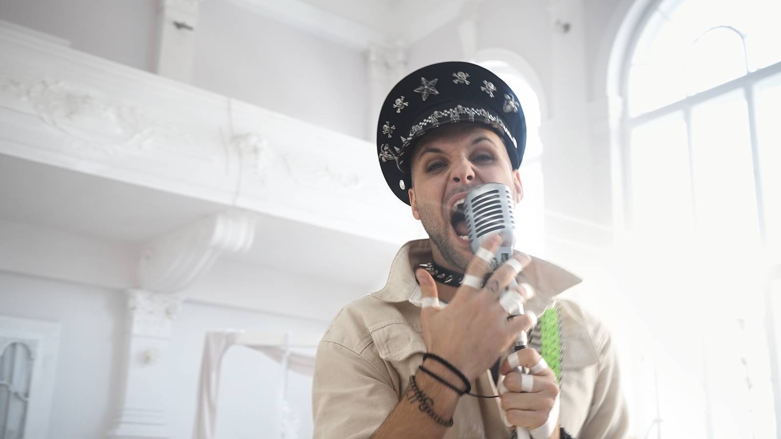 ANKETA | Tři sestry, Koblížc!, Fast Food Orchestra, Láska a Jasmin hodnotí rok 2024