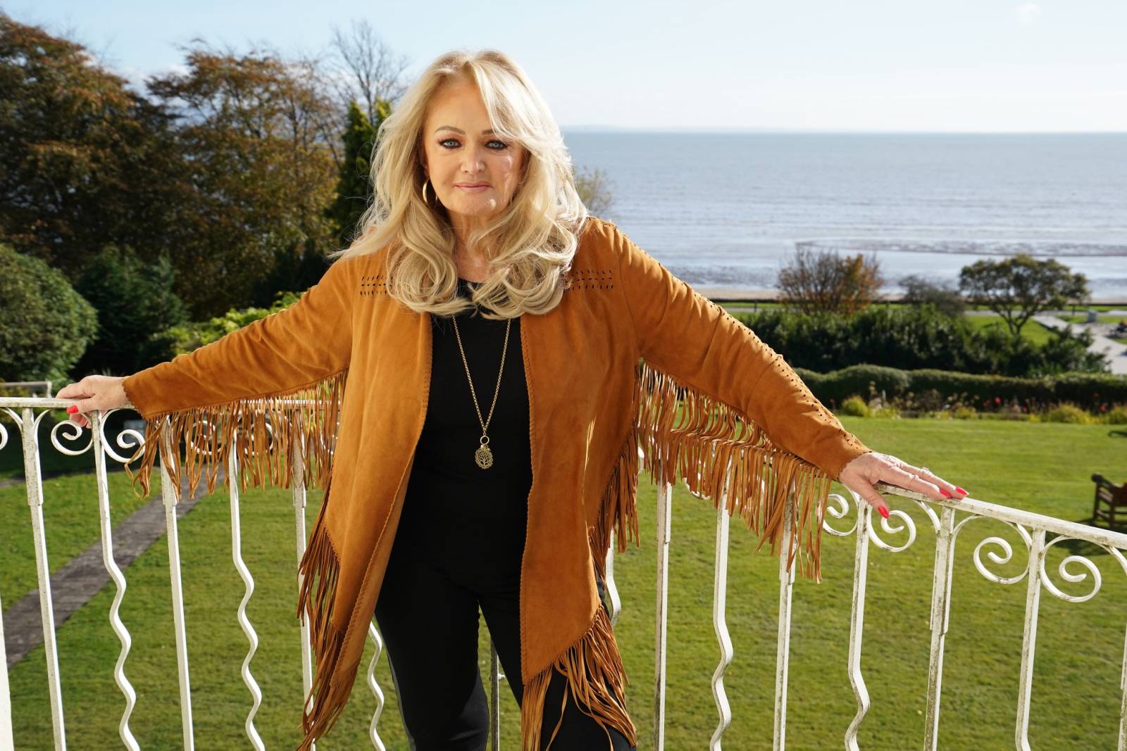 PŘEHLED | Koncerty, na které se v roce 2025 těšit (I.). V Praze vystoupí Lenny Kravitz a Anastacia, do Brna dorazí Marilyn Manson a Bonnie Tyler