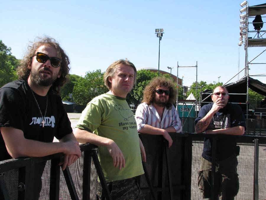 RETRO 2000 | Jak Monkey Business dobyli Jižní Ameriku a učarovali latinsko-americké rockové legendě