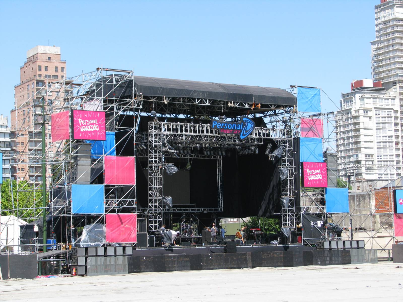 RETRO 2000 | Jak Monkey Business dobyli Jižní Ameriku a učarovali latinsko-americké rockové legendě