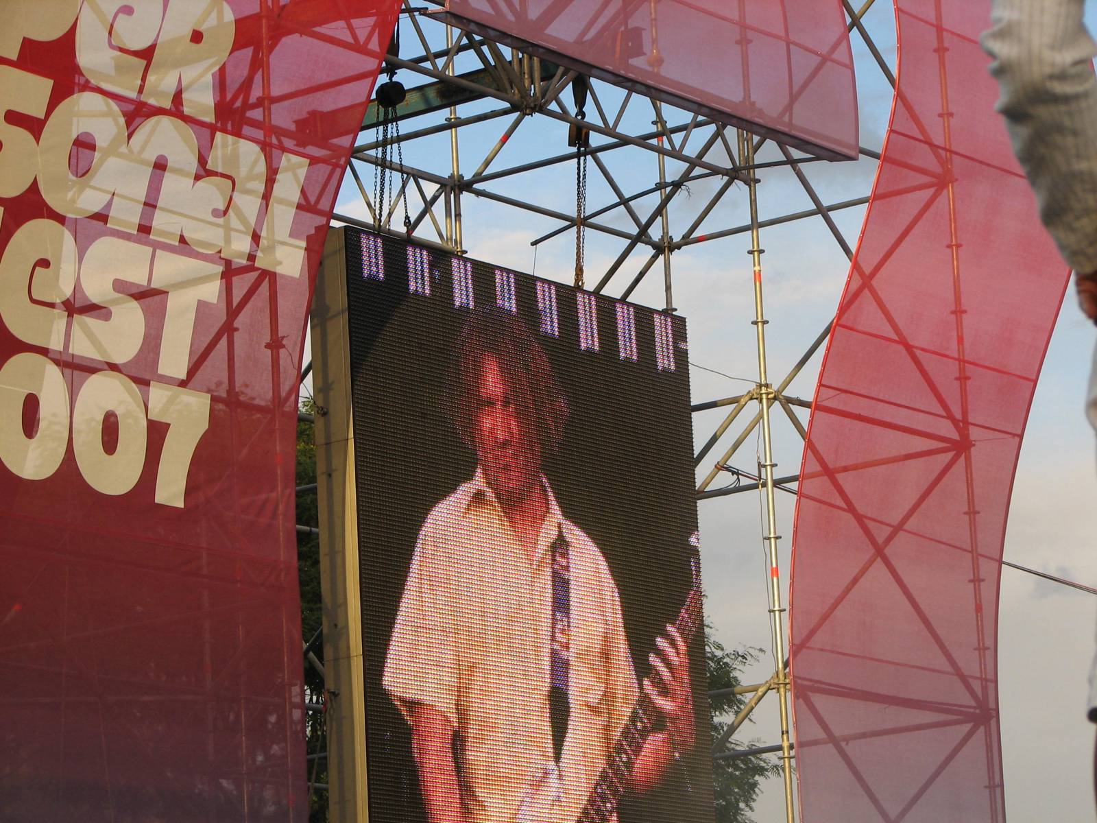 RETRO 2000 | Jak Monkey Business dobyli Jižní Ameriku a učarovali latinsko-americké rockové legendě