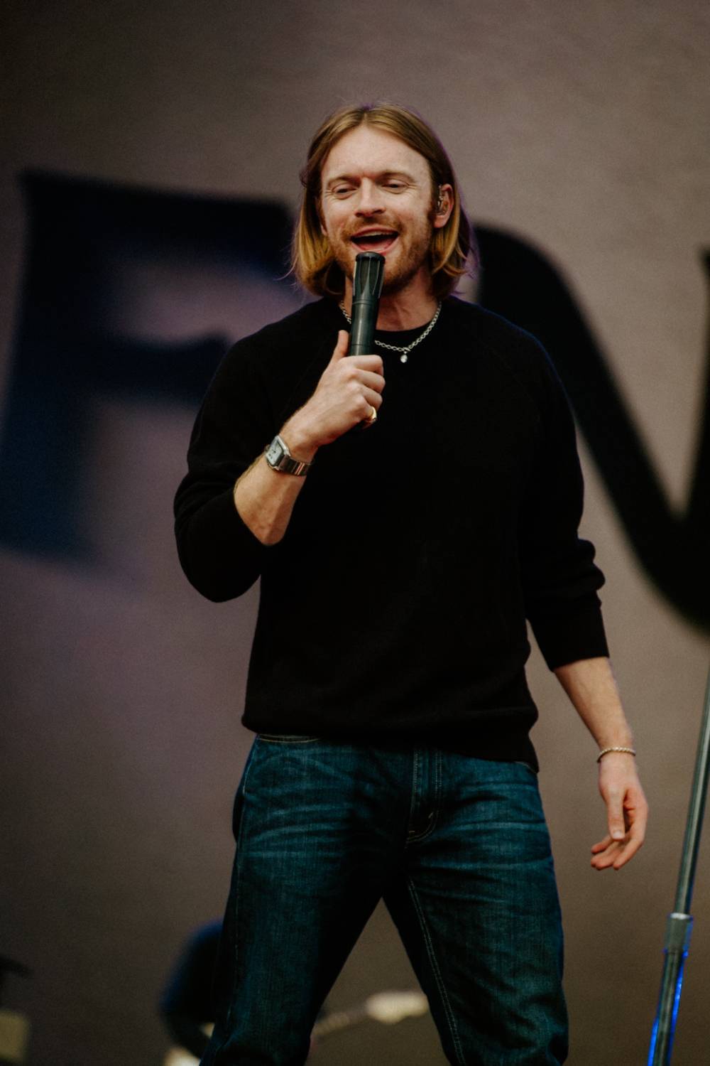 LIVE: Colours of Ostrava, den druhý. Výbušný Iggy Pop, uhrančivý Finneas i skvělá show Calina